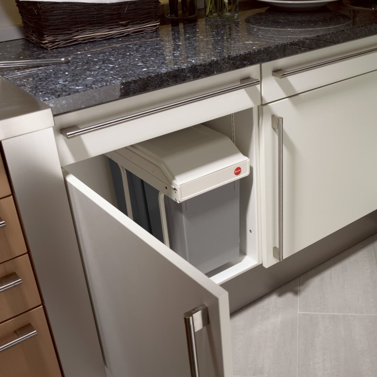 Встраиваемое мусорное ведро Hailo Multi-Box duo L 2х14л