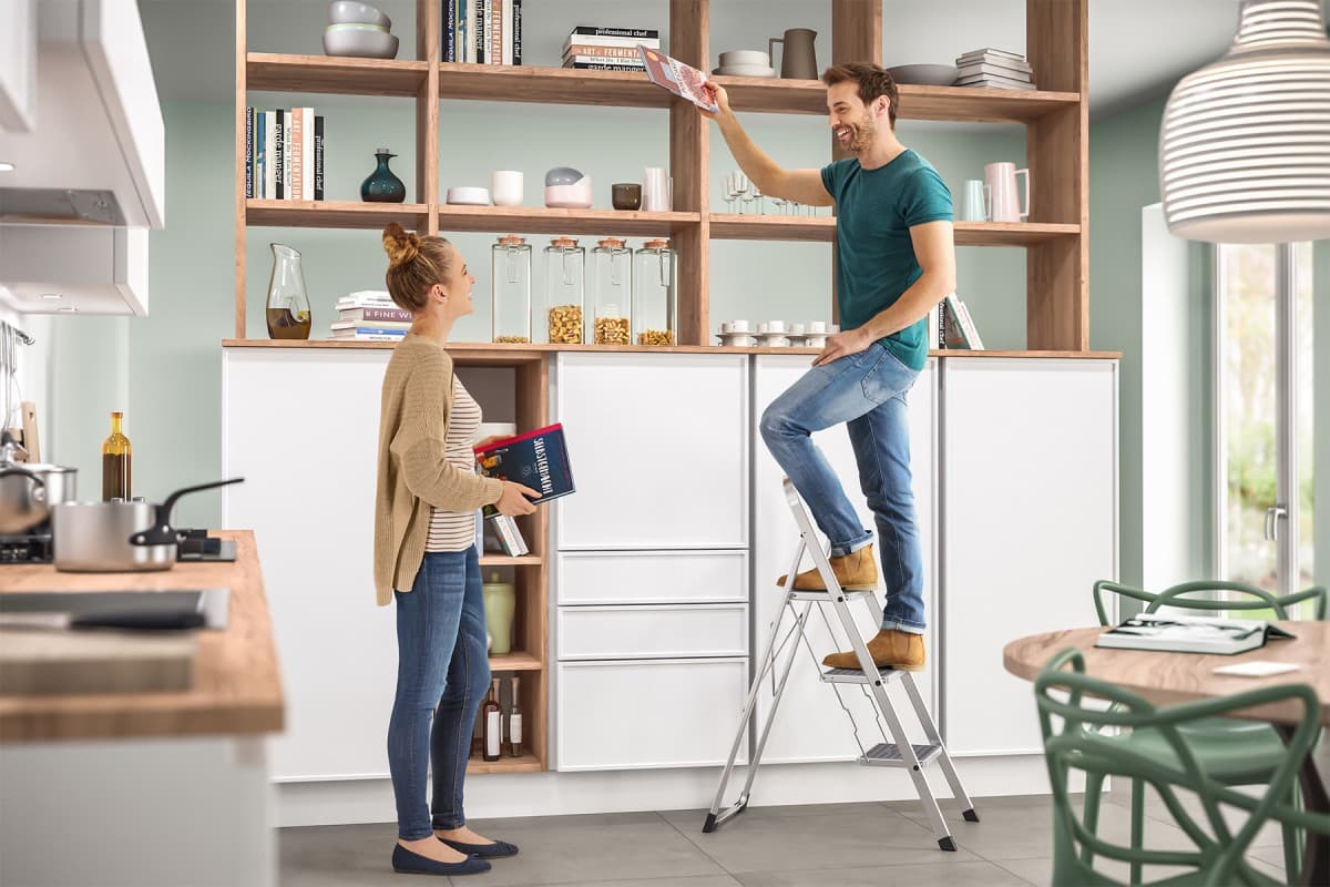 Стремянка Hailo K70 StandartLine сталь+алюминий 3 широкие ступени с ковриком