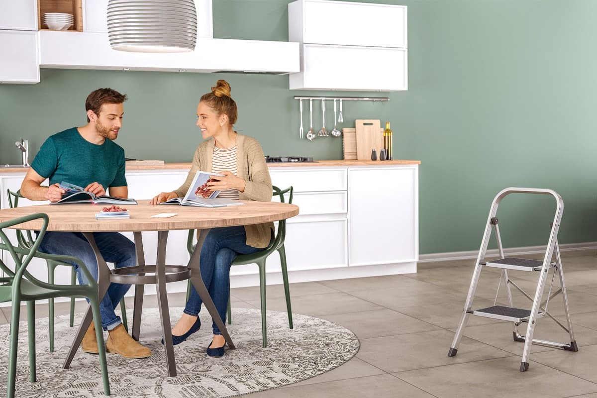 Стремянка Hailo K70 StandartLine сталь+алюминий 3 широкие ступени с ковриком