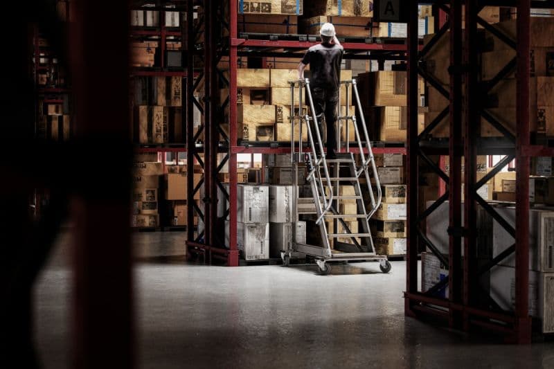 Мобильная лестница с платформой Hailo 45° 8 ступеней, шириной 1000 мм